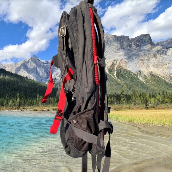 YAY! THE NORTH FACE Borealis 29L Laptop Backpack - Picture 3 of 5